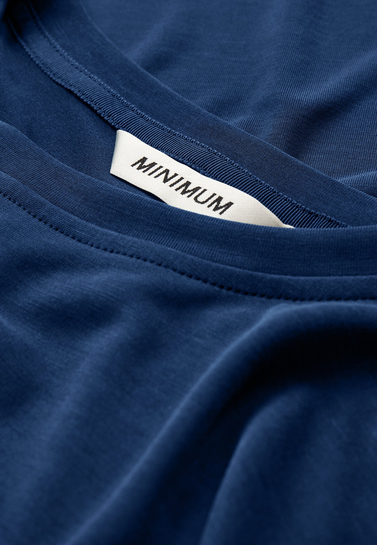 minimum female Rynah t-shirt 2.0 0281 Short Sleeved T-shirt 687 Navy Blazer