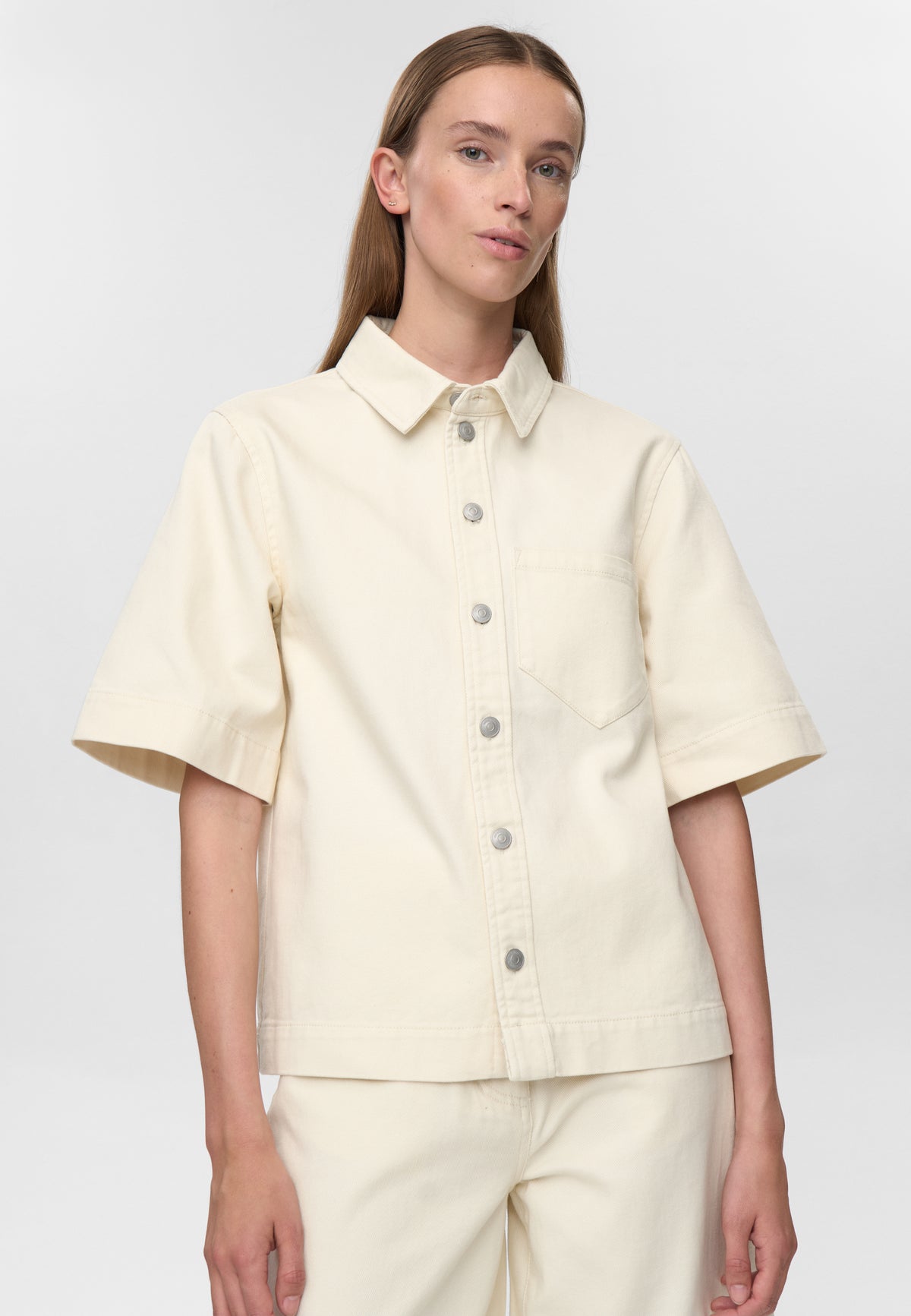 minimum female Vida ss shirt 4579 Short Sleeved Shirt 0701 Whisper white