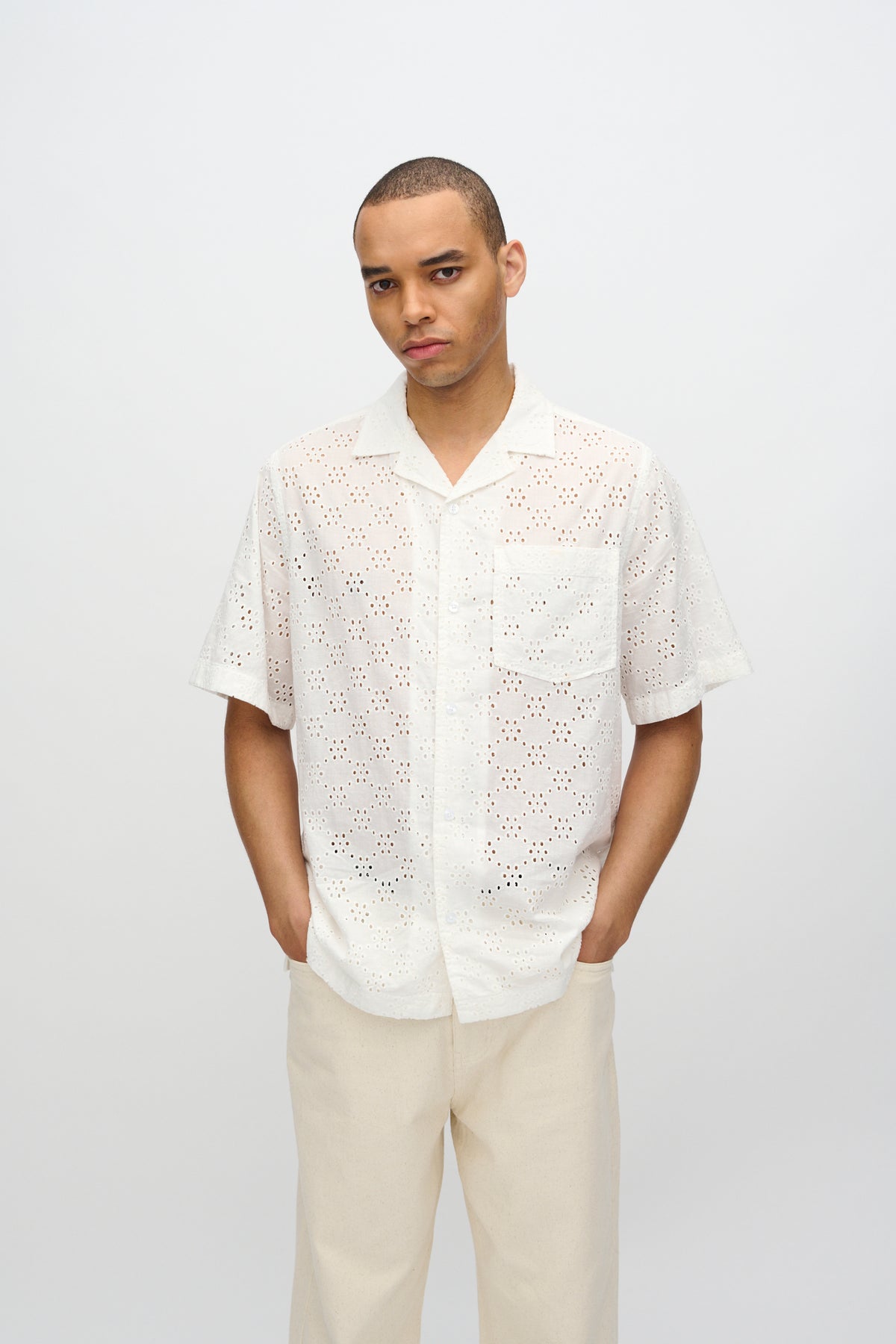 minimum male Hayden relaxed short sleeved shirt in broderie anglaise 4295 Short Sleeved Shirt 0608 Coco Milk