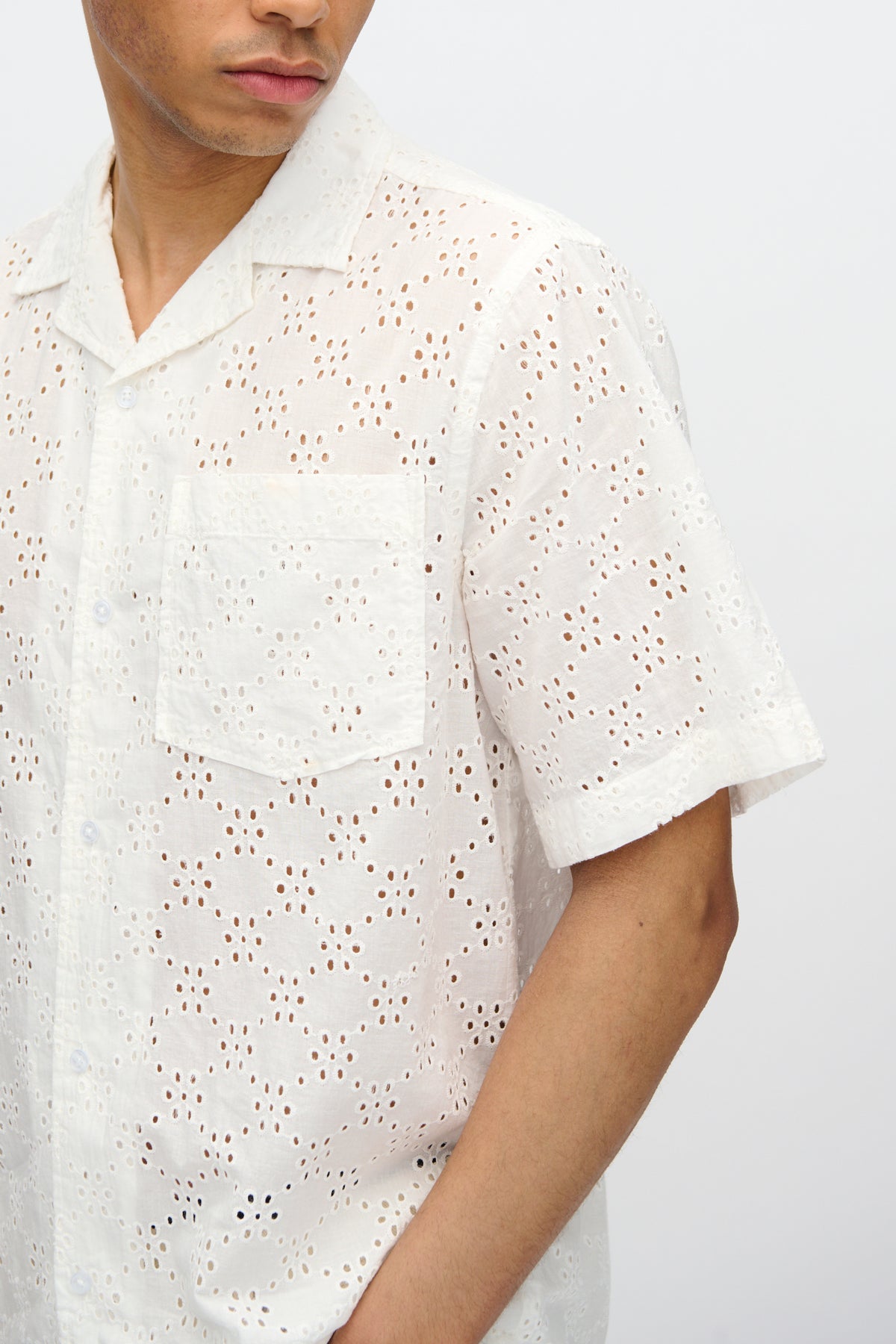 minimum male Hayden relaxed short sleeved shirt in broderie anglaise 4295 Short Sleeved Shirt 0608 Coco Milk