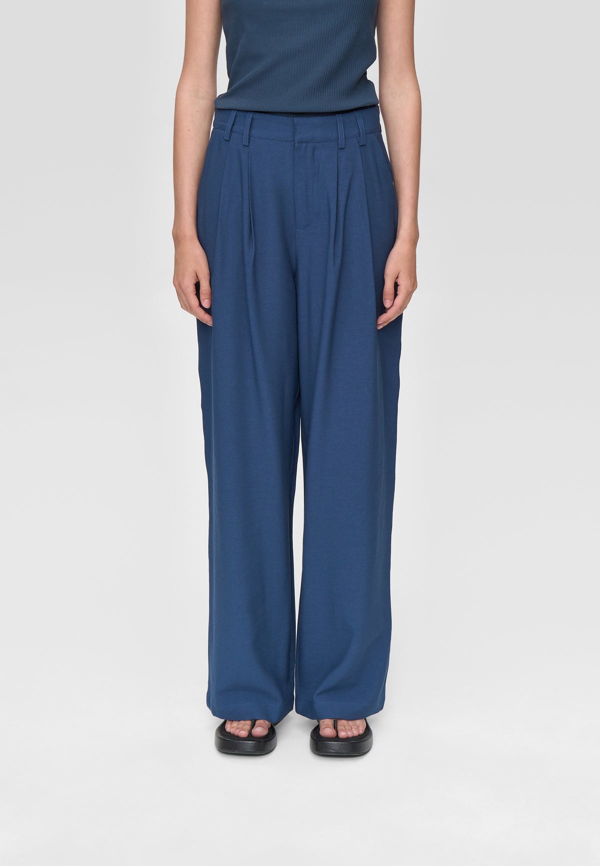 minimum female Lunay pants 4429 Dressed Pants 4027 Insignia blue